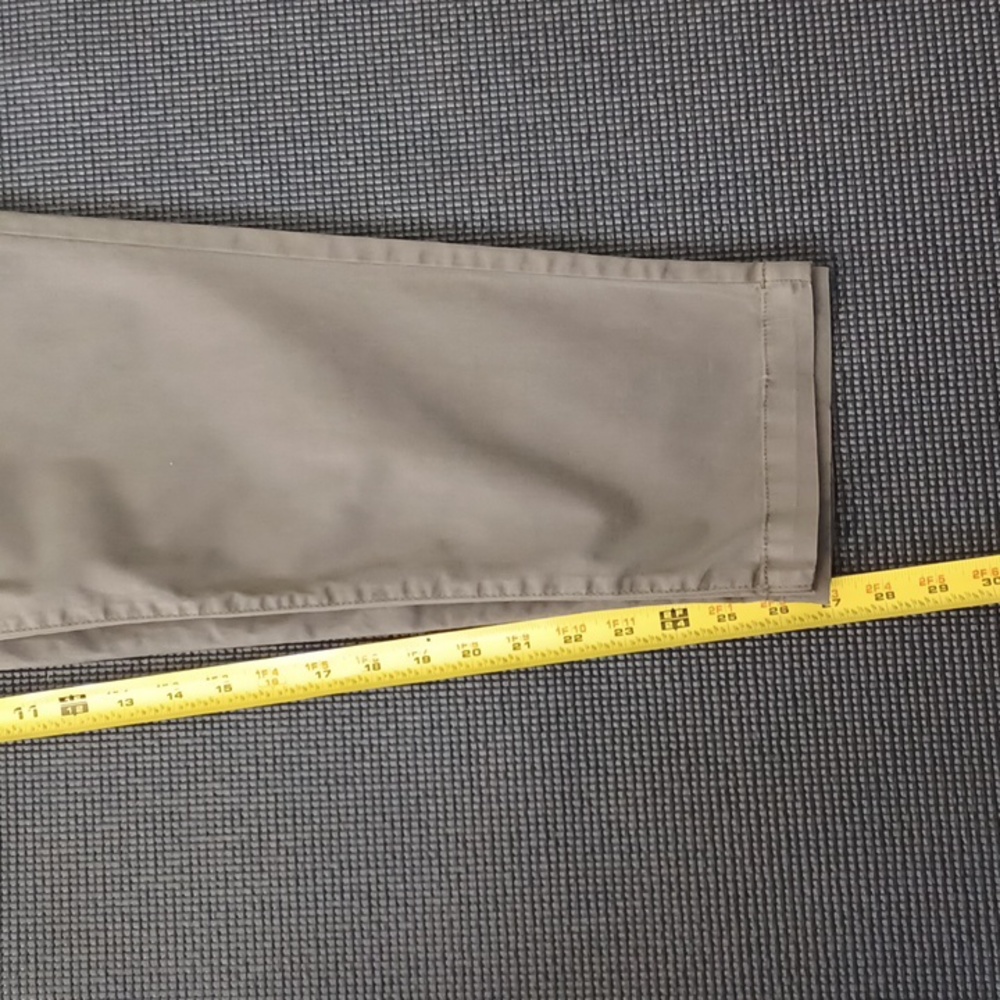 NWT - Size 11 green pants. "High-Rise Mom Pant". Light weight casual. Summer. - Picture 11 of 15